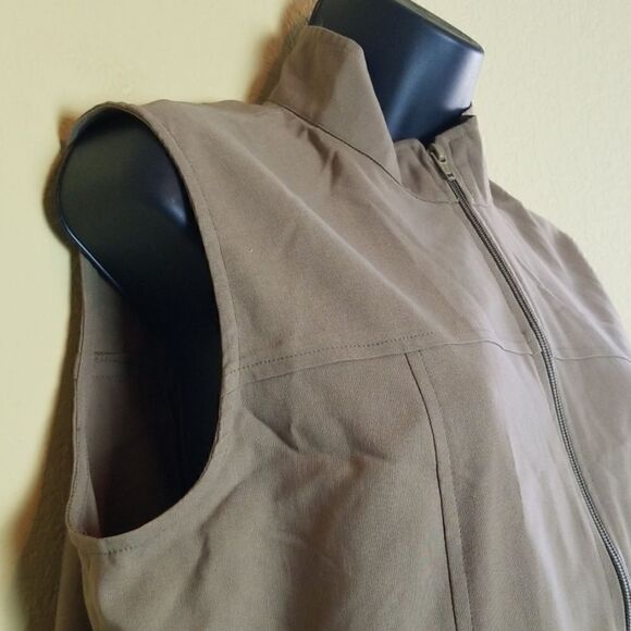 Cleo Outdoor Vest    - Picture 2 of 8